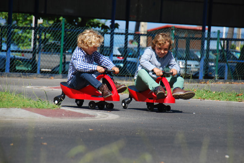Didicar es un correpasillos ecológico que no necesita de pilas ni baterías para funcionar. Rechaza imitaciones